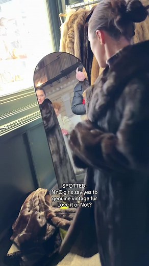 Baby it’s cold outside! This NYC street vendor making a lot of girls super happy this winter season. #fur #vintagefashion #nyc #outerwear #coats