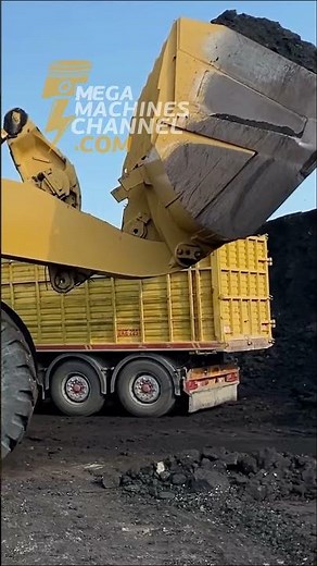 Wheel Loader With Custom Bucket