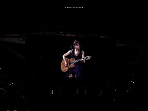 doing a mashup with songs from the last two albums that don’t have released re-recordings yet is crazy work (video credits to amolinef) [#taylorswift #reputation #erastour #fyp #foryou]