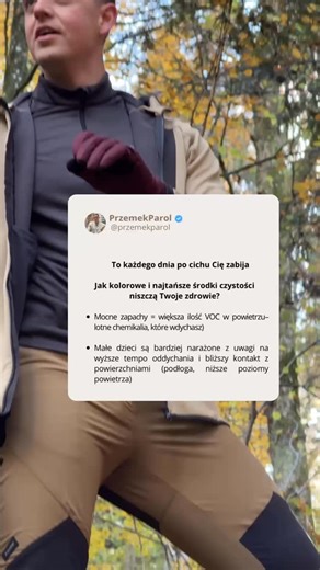 Większość ludzi myśli, że „ładny zapach = czysto Badania pokazują, że jest odwrotnie Mocno pachnące, kolorowe środki czystości emitują dużo więcej VOC („wi-o-si”) — lotnych chemikaliów, które wdychamy każdego dnia Najbardziej barwione środki mają robić efekt wow i być marketingowym zabiegiem ale nie ma to nic wspólnego ani z profesjonalną chemią ani zwłaszcza ze zdrowiem. | Przemek Parol | Facebook