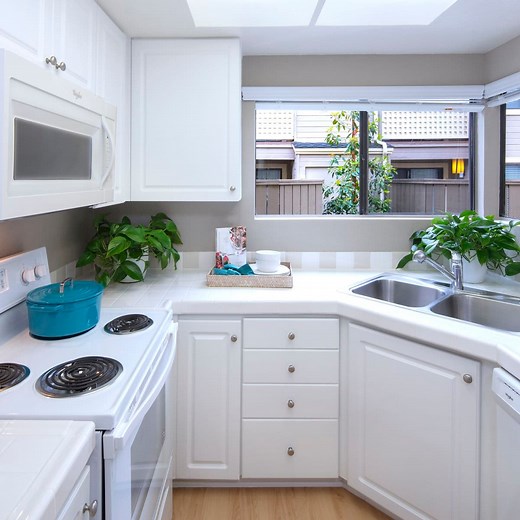 Woodbridge Willows Apartments in Irvine