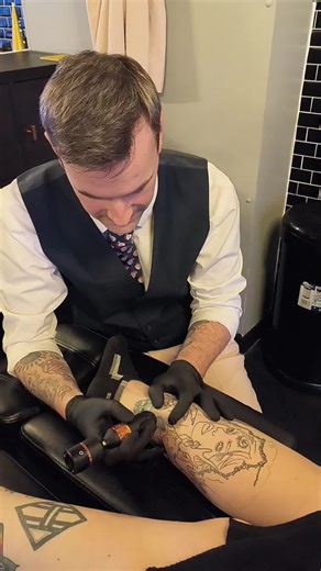 Tattooing Challenges: When Clients Get Distracted