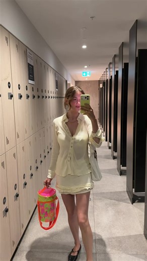 Laura Henshaw (@laura.henshaw)’s videos with original sound - Laura Henshaw