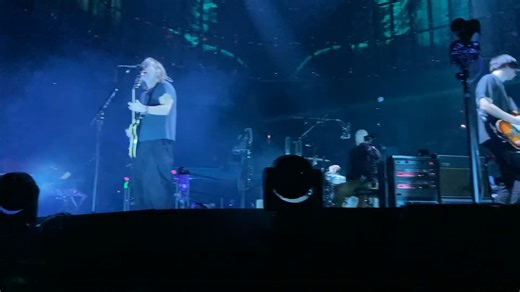 Radiohead 电台司令 2025.11.8 马德里演唱会第四场（近距离）