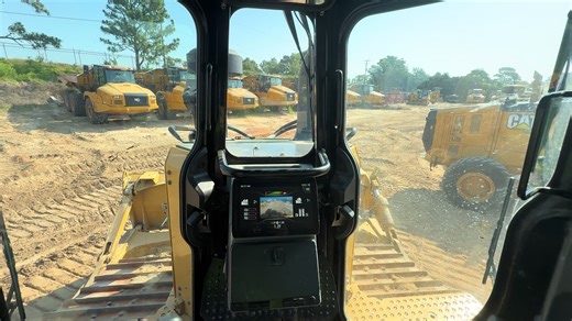 Exploring the Caterpillar D6 Bulldozer: A Mechanic's Insight