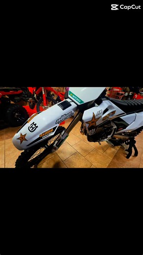 2025 Husqvarna® FC 450 Factory Edition — Factory Performance. Rockstar Style. ⚡️ This bike is built for the bold. With a lightweight, race-proven chassis, powerful SOHC engine, and top-tier WP XACT suspension, the FC 450 Factory Edition is ready to dominate the track. And yes — it comes loaded with the official Rockstar Energy Husqvarna Factory Racing graphics, complete with in-mold application for a clean, long-lasting finish. | Altus Motorsports | Facebook