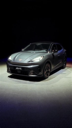 CUPRA Raval color: This color doesn’t sit still