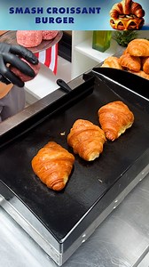 523K views · 5.1K reactions | Smash Croissant Burger! Croissant meets burger in a smashingly delicious combo 縷 | Chefclub GruB | Facebook