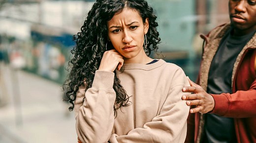 11 Signs Of A Wife Who Doesn't Love Her Husband Anymore