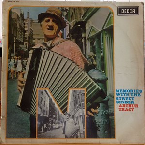 Arthur Tracy - Memories With The Street Singer