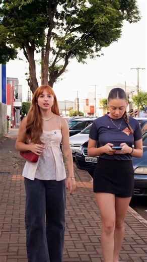 Açaí Wave | Amiga que vem desabafar no Açai Wave é assim: fala do boy, do vácuo, do textão, da falta de resposta… tudo isso enquanto ataca o sorvete 🍨😂... | Instagram