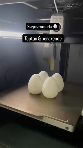 3D Yazıcı Üretim Atölyesi on Instagram: "Sürpriz dolu 3D yumurtalar — Antalya’da 3D baskı 3D yazıcıda üretilen sürpriz yumurtalar — hem çocuklar hem de yetişkinler için eğlenceli, dikkat çekici ve farklı bir hediye. Mevcut boyutlar: 🥚 Large — içinde 5 sürpriz 🥚 Medium — içinde 3 sürpriz 🥚 Small — içinde 1 sürpriz Sürpriz sayısı ve içeriği tamamen isteğe göre değiştirilebilir. Oyuncaklar, mini figürler, kişisel detaylar veya tematik içerikler eklenebilir. Hazır bir fikriniz varsa üretiriz, yok