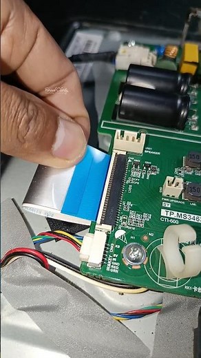 how to properly remove the LVDS flex connector