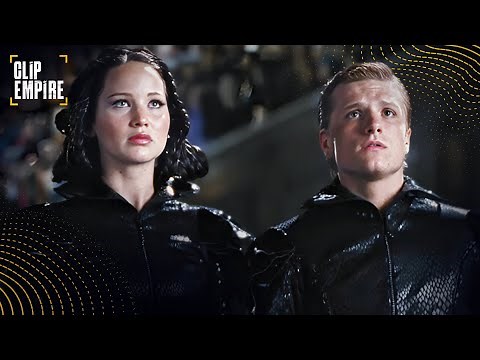 Tribute Parade Chariot Scene (Jennifer Lawrence, Josh Hutcherson) | The Hunger Games