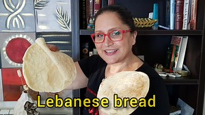 1M views · 26K reactions | اتبعوا الطريقة والمقادير الدقيقة لتحضير اطيب خبز في البيت طحين ٥٠٠ غرام ملعقة طعام خميرة فورية ملعقة طعام سكر ملعقة صغيرة ملح Music: Glitter Blast Musician: Kevin MacLeod URL: https://filmmusic.io/song/4707-glitter-blast License: https://filmmusic.io/standard-license | NAFAS Bettabekh. By Noêle Hachach. | Facebook