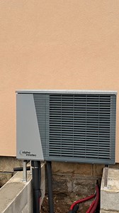 🔥 Instalace tepelného čerpadla Alpha Innotec LWDV 91 🔥 Další realizace v rodinném domě – spolehlivé tepelné čerpadlo, které zajistí komfortní vytápění i ohřev teplé vody s minimální spotřebou. ✅ Úsporný provoz ✅ Tichý chod ✅ Plná kontrola přes online správu Rodině přejeme mnoho let tepelné pohody s novým srdcem domu 💚 #Greeneco #AlphaInnotec #TepelneCerpadlo #Instalace #Jicin #TopimeSrdcem #TepelnaPohoda | Tepelná technika Greeneco