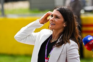 “Almost broke my coccyx”: Danica Patrick demonstrates her intense upper-body workout routine with fans on IG