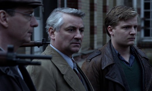 Un village français - S06 E07 - Une explosion | TF1+ Belgique 🇧🇪