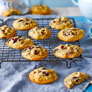 35 cookies you should make at least once: https://www.bbcgoodfood.com/recipes/collection/cookie | Good Food