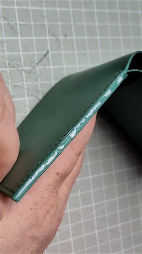 How to Get a Professional Glass Edge on Luxury Wallets