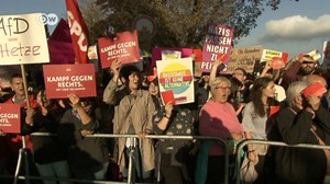 Red cards disrupt AfD meeting