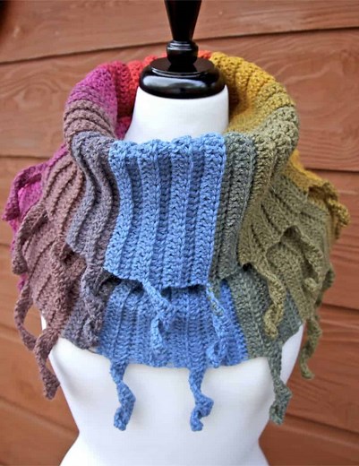 Easy Crochet Cowl | Curly Cute Cowl Free Crochet Pattern