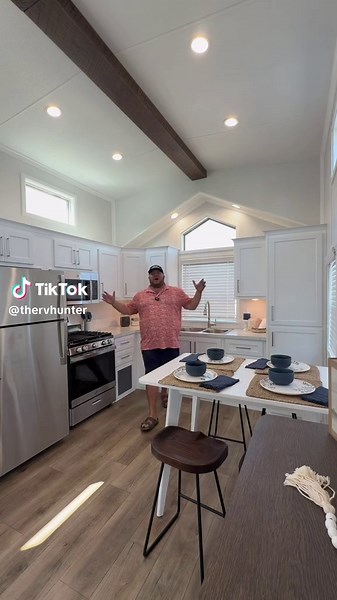 Exploring the 2026 Lakeside 8155 Tiny Home