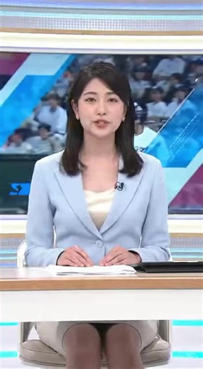 Captivating Japanese Sports News Anchor Shines