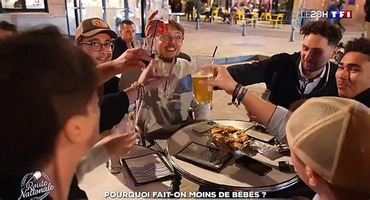 Ces jeunes bobos random, bien mis en valeur par les médias, NE VEULENT PAS D'ENFANTS. « je me pose la question si c’est bien d’avoir un enfant du point de vue écologie pas pour moi et mon empreinte carbone mais pour eux, comment ils vont vivre plus tard » lui : « il y a des moments, j’ouvre la TV et je me dis on va tous mourir ».