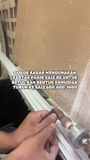 CARA MENGILATKAN HANDLE KAYU.....NI CARA SAYA MANA YANG NK IKUT DIPERSILAKAN.....SELAMAT MENCUBA GAISSSSSS‼️‼️‼️nak order boleh roger no kat bio #kakijenggo #jenggohunter #randomstrikecustomstudio #jenggi #sepitbiru