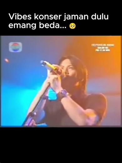 Peterpan - Bintang Di Surga (Live) #peterpanband #bintangdisurga #arielnoah #nostalgia2000an #musikindonesia #generasi90an #arielpeterpan #sahabatpeterpan #boril #cowokkeren #vocalist #liveconcert #konsermusik #fypindonesia #youtubeshorts #fypage