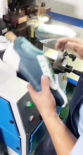 Shoes machine.Hydraulic heel lasting machine.#shoes machine#zapato maquina#liangjiang machine
