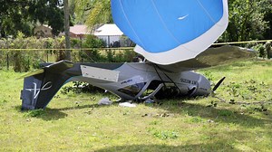 2 people walk away from Seffner plane crash