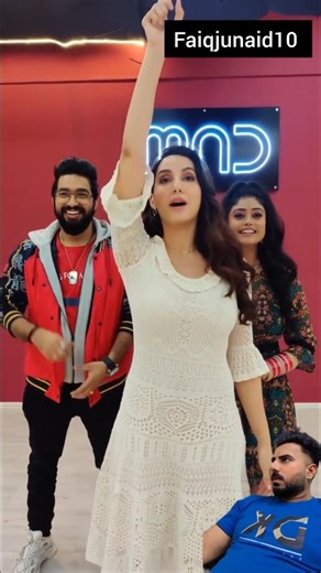 Nora fatehi ❤️ Teaching dance moves in studio 😍 #norafatehi #newsong