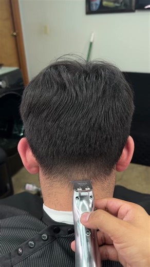 Happy Friday! Heres a step by step back taper tutorial! • • Work done by @ loscuts_ Tools used: @wahlpro magic clips & a lign trimmers Use discount code LOSCUTS10 on your next wahl purchase! #fyp #foryou #barber #fade #loscuts #tutorial #hair