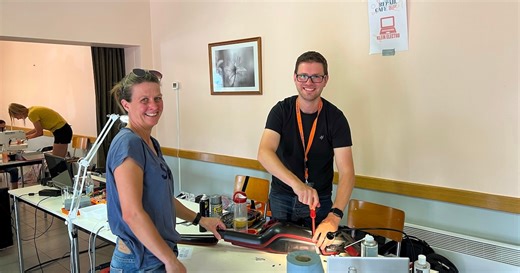 Repair Café on tour strijkt neer in Oostende: gratis hulp voor kapotte toestellen, fietsen en kledij