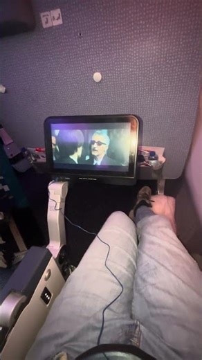 KLM economy comfort seat 17K on Boeing 787-100