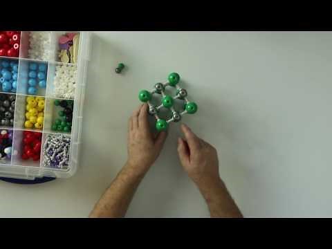 Giant Ionic Structures using molymod