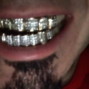 Man my half a beard always be sittin sideways leanin #HoustonOiler #diamondboyz hit me for a grill #8327038858 | Paul Wall