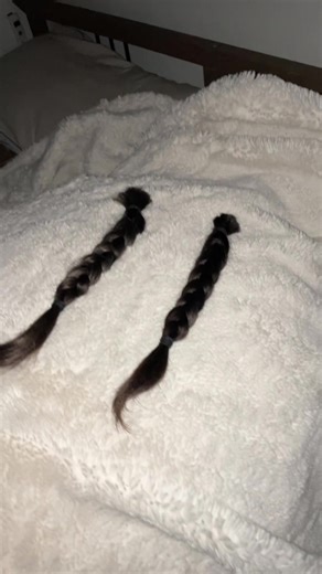 A little shorter than I was going for but 🤷🏽‍♂️🤸🏽‍♂️ #kpopdemonhunters #netflix #haircut #sisterimpickled