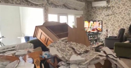 Una explosión en un edificio en Madrid derrumba el tabique que sustenta dos viviendas: al menos un herido grave