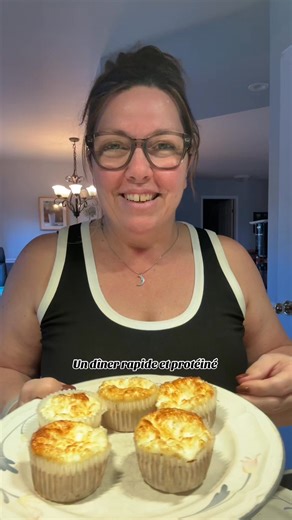 27K views · 267 reactions | Comment j’entre une poutine dans ma journée en processus de recomposition corporelle! Et je te partage une recette rapide pour un dîner ou une collation! As-tu des recettes à me partager?! #protein #recipe #tips | Ann Bergeron - Motivation et inspiration | Facebook