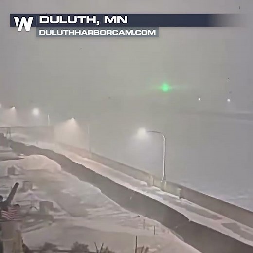Thunder Snow caught on camera in Duluth, MN Wednesday morning