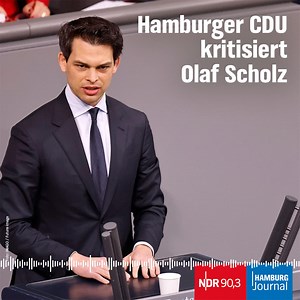 Der Landeschef der Hamburger CDU, Christoph Ploß, hat Bundeskanzler Olaf Scholz (SPD) und seine Ampel-Koalition heftig kritisiert. Auf einem digitalen Landesparteitag warf er am Dienstagabend der Regierung vor, sie gefährde die Sicherheit in Deutschland und Europa. Scholz zeige zu wenig Führung in der aktuellen Corona-Pandemie und in der Ukraine-Russland-Krise, sagte Ploß. Da setzten andere die Akzente. ___ https://www.ndr.de/nachrichten/hamburg/Parteitag-Hamburger-CDU-kritisiert-Scholz,cdu1632.