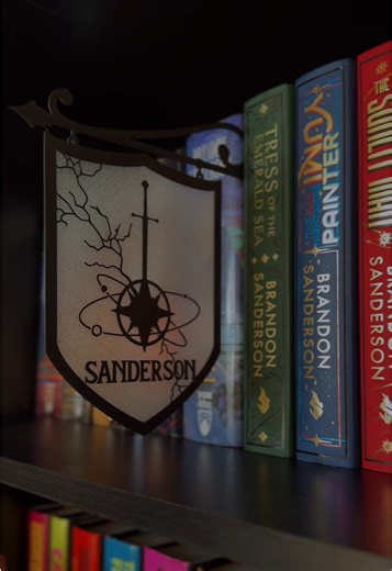 Fellow nerds know about the screwdriver 😌 #booktok #librarytiktok #libraryroom #books #bookshelf