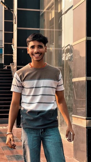 Md Samim on Instagram: "Share ker do 🤣😂.. @sam__.dl . . . . . . #reels #reelsinstagram #viral #viralreels #explore #trending #funnyreels #funny #comedy #dosti #friendship #yaari #instagood #instadaily #samkegunde"