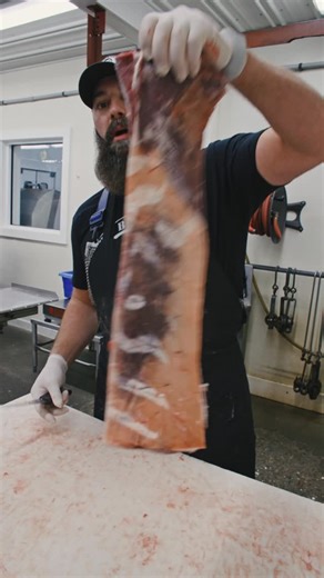 The Bearded Butchers on Instagram: "How to Remove Silver Skin from Deer Backstrap. 🔪🦌 #butcher #butchering #thebeardedbutchers #deer #venison #backstrap"
