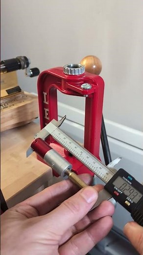 Reloading press and consistency? #stand #reloading #sportshooting #gunlife: the minute of angle