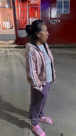 Lupita Martínez on Instagram: "Que bello es ver que aún hay tradiciones en el pueblo ✨🥴"