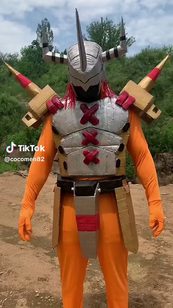 Agumon evolution War Greymon 🤩🤩 Do you like low-cost production? #wargreymon #greymon #digimon #digimonadventure #agumon #digimontamers #anime #animecosplay #animefunny #cosplay